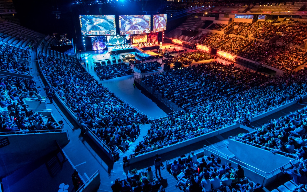 【战报】2025LPL春季赛WE 0-2 EDG，EDG成功锁定联赛前二